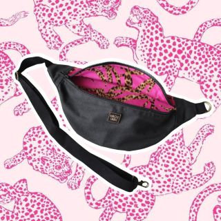 Ledvinka na přání 🫶 Nenápadná zvenku, autentická uvnitř ✨ jako Ty! Ušitá z nepromokavého materiálu 🌧️💕 . #ledvinkyjsouzpet...